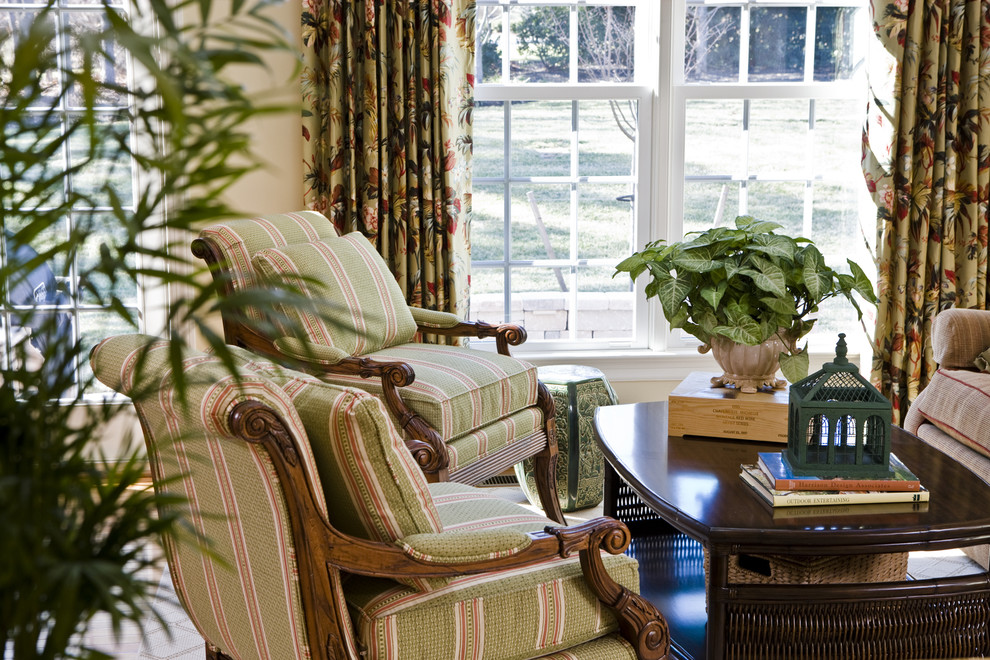 Photo of a mediterranean living room in Richmond.