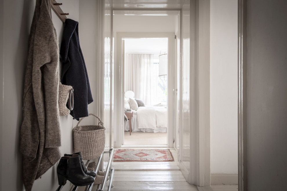 Skandinavisk inredning av en hall