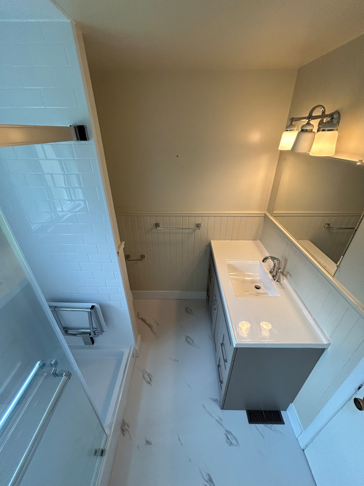 Wadsworth - Traditional Bathroom Remodel - London, ON