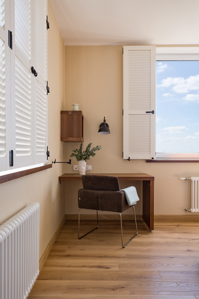 Теплая квартира с собакой.