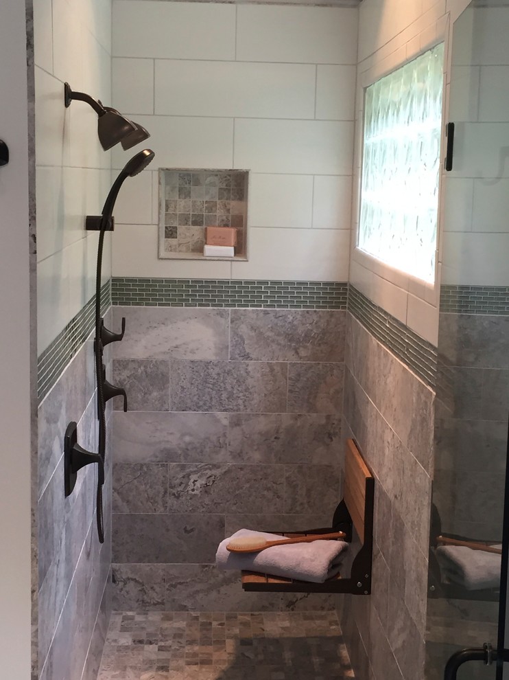 Home design - transitional home design idea in Cincinnati
