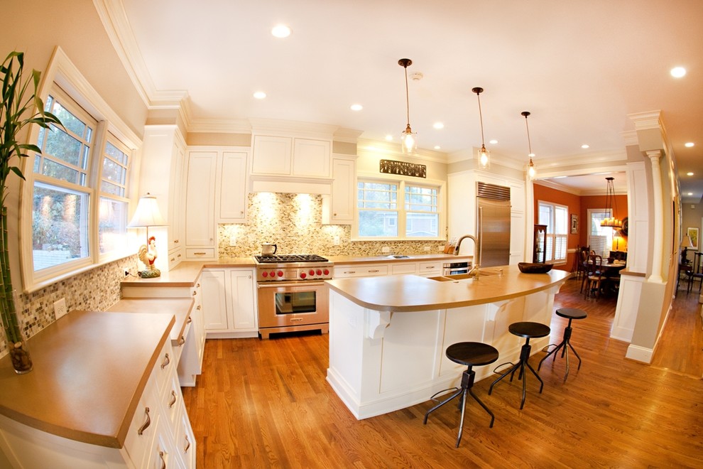 Kitchen - transitional kitchen idea in Atlanta