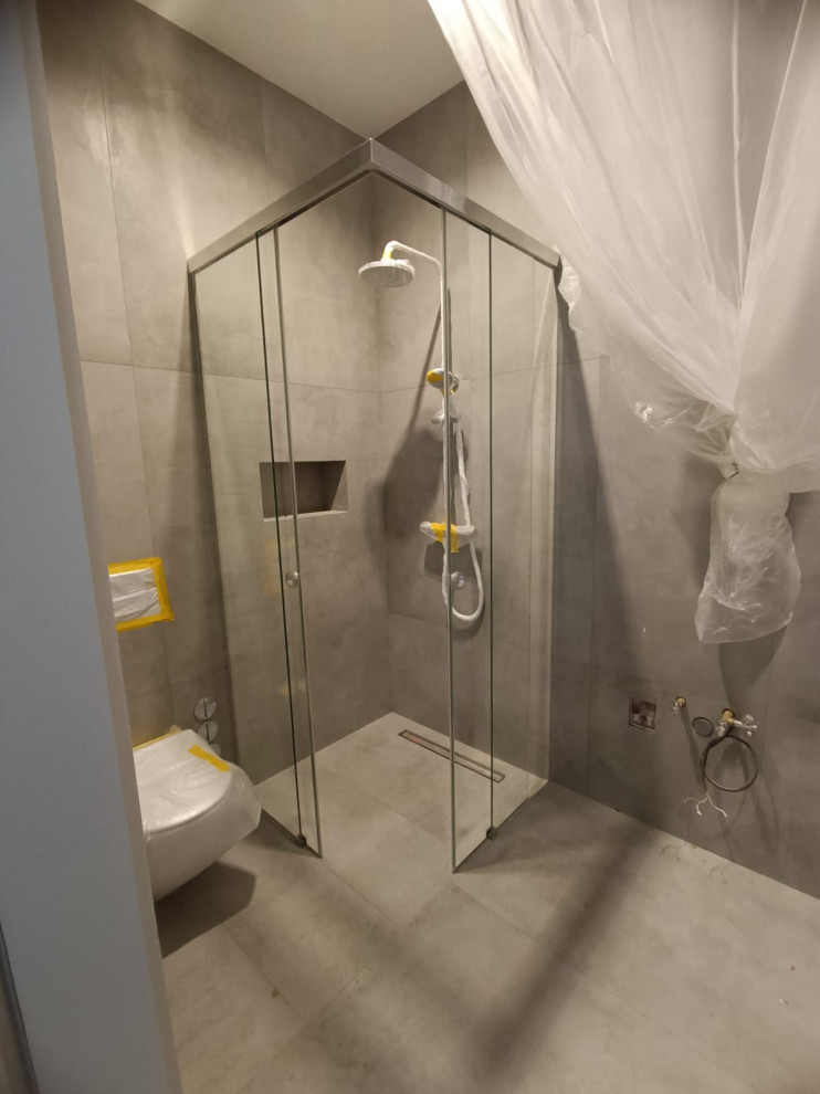 угловая перегородка в душ с раздвижной дверью