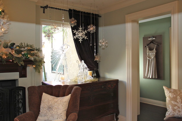 Transitional Dining Room nyklassisk-spisestue