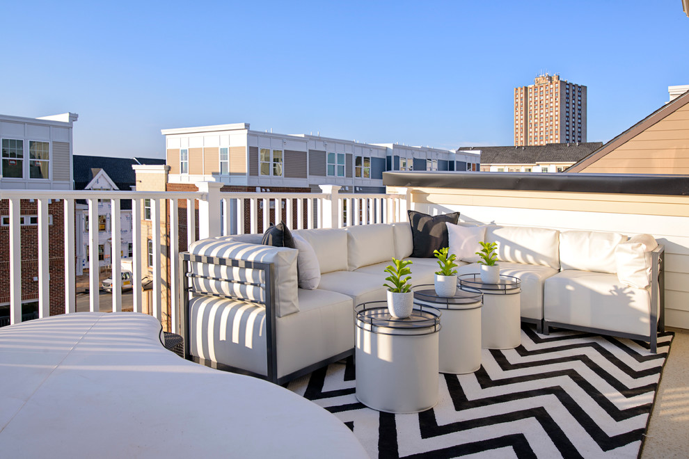 Design ideas for a contemporary rooftop and rooftop deck in DC Metro.