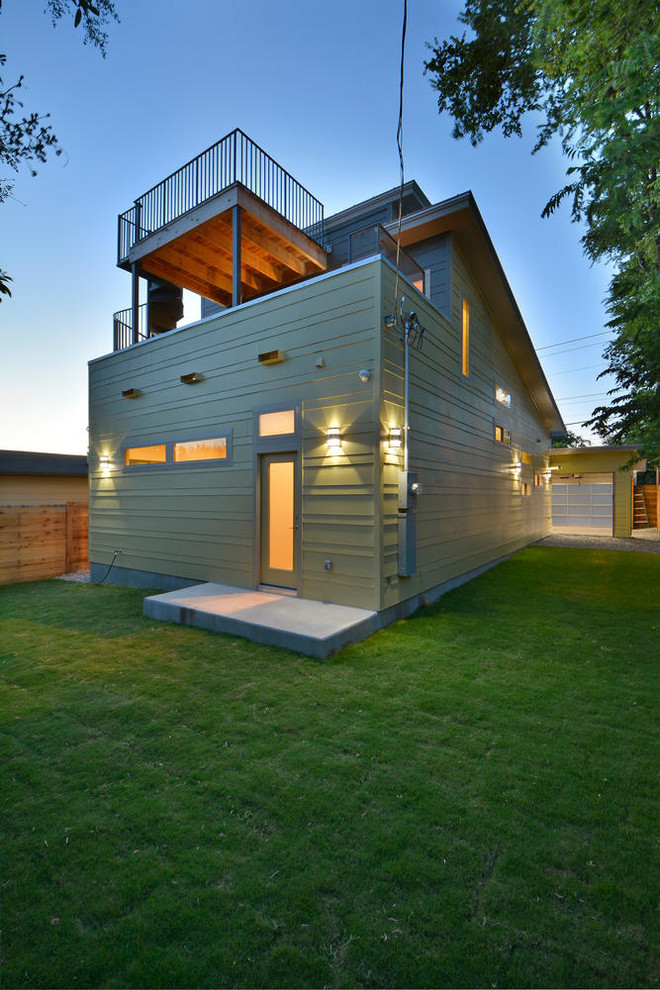 Example of a minimalist home design design in Austin
