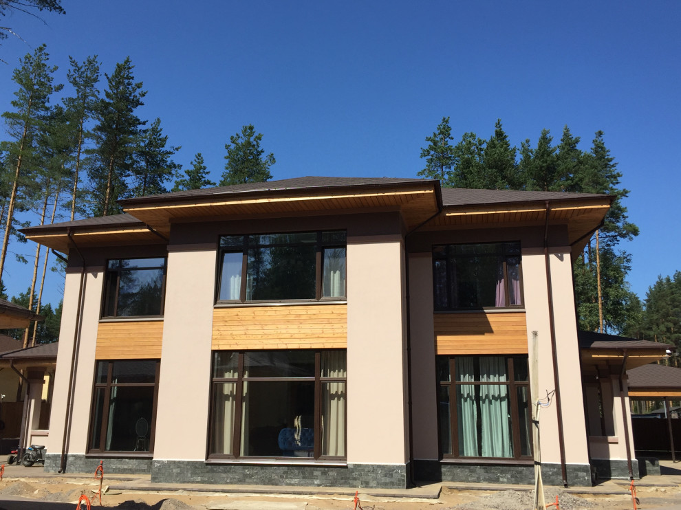 Дом из кирпича в "Охтинском парке"