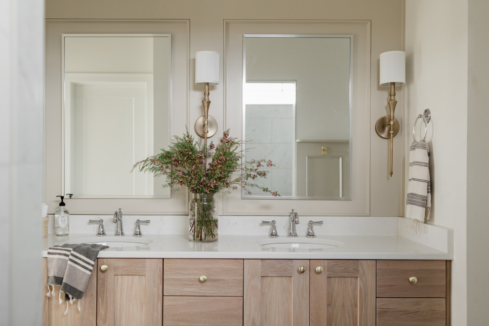 Home design - transitional home design idea in Omaha
