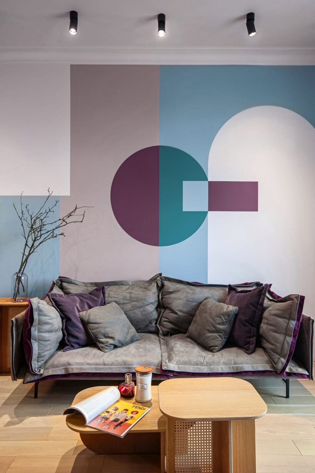 Интерьер гостиной в стиле мемфис