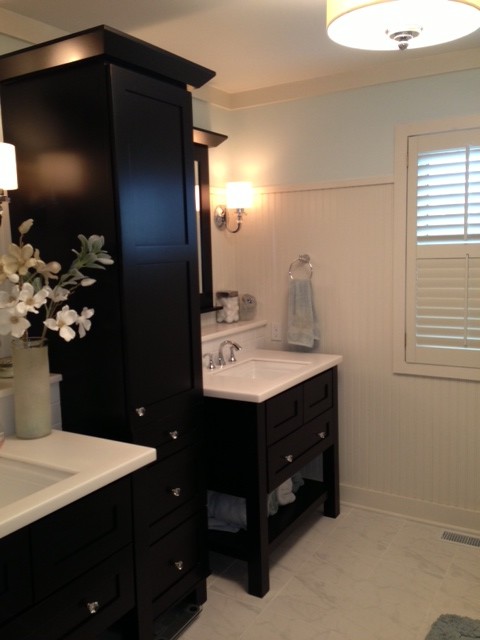 Transitional bathroom photo in Cincinnati
