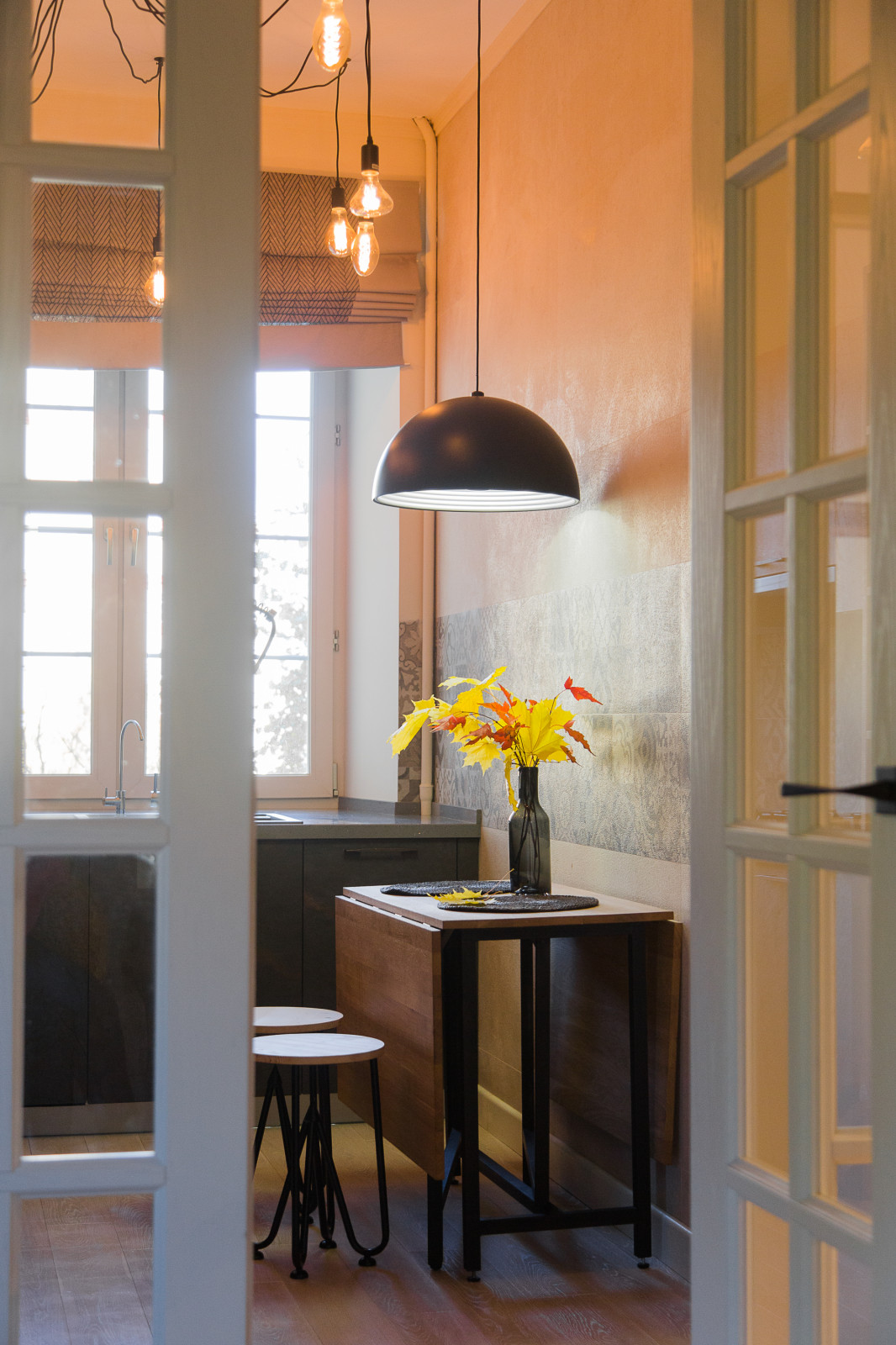 Тёплая осень на Фрунзенской набережной