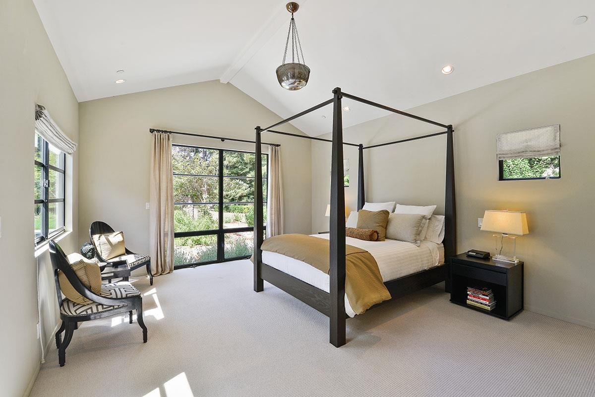 Remi Thomas - 3# Vaulted ceiling
