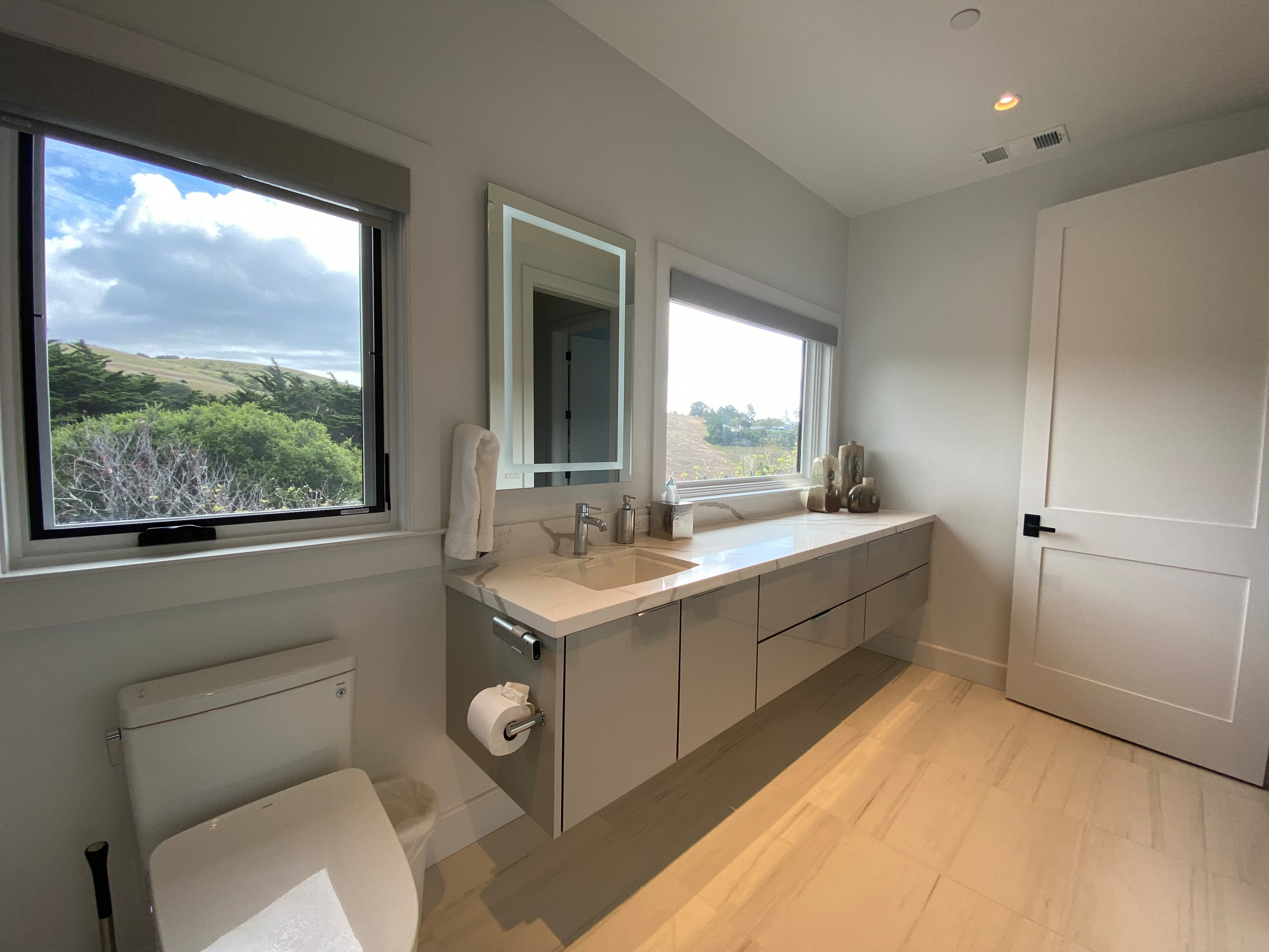 Tiburon | Modern Kitchen & Bathroom Remodel