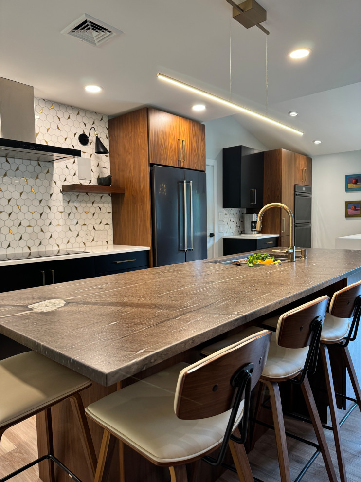 Large island for entertaining