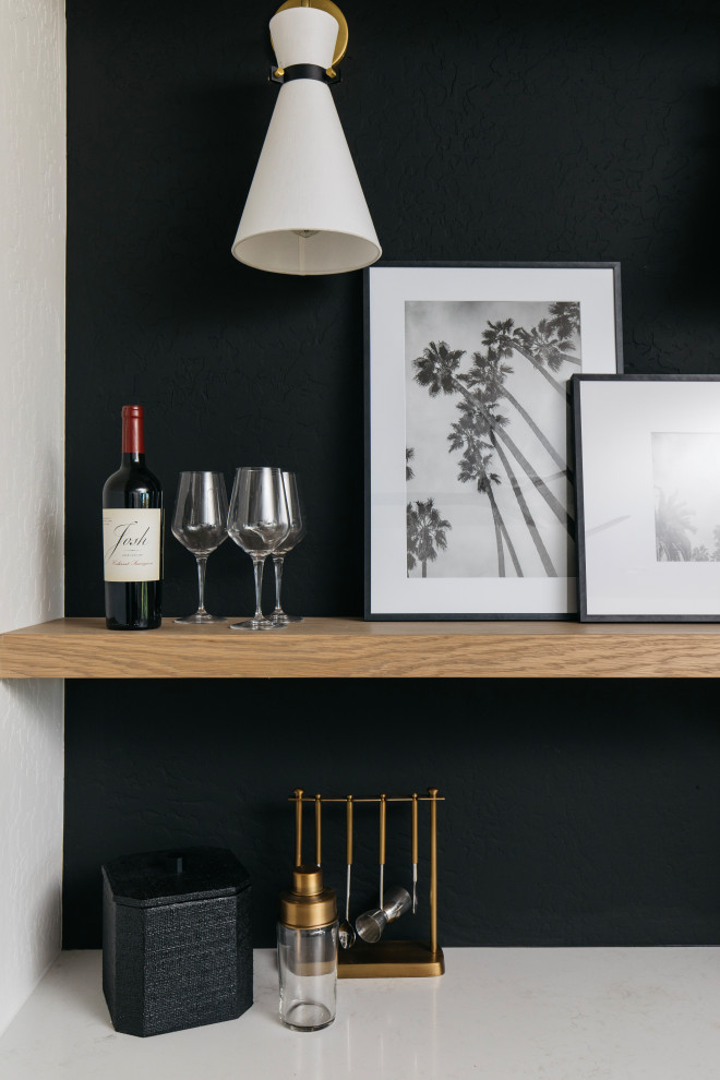 Transitional home design photo in Phoenix