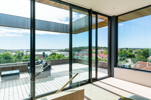 Villa Hjuvik modern-balcony