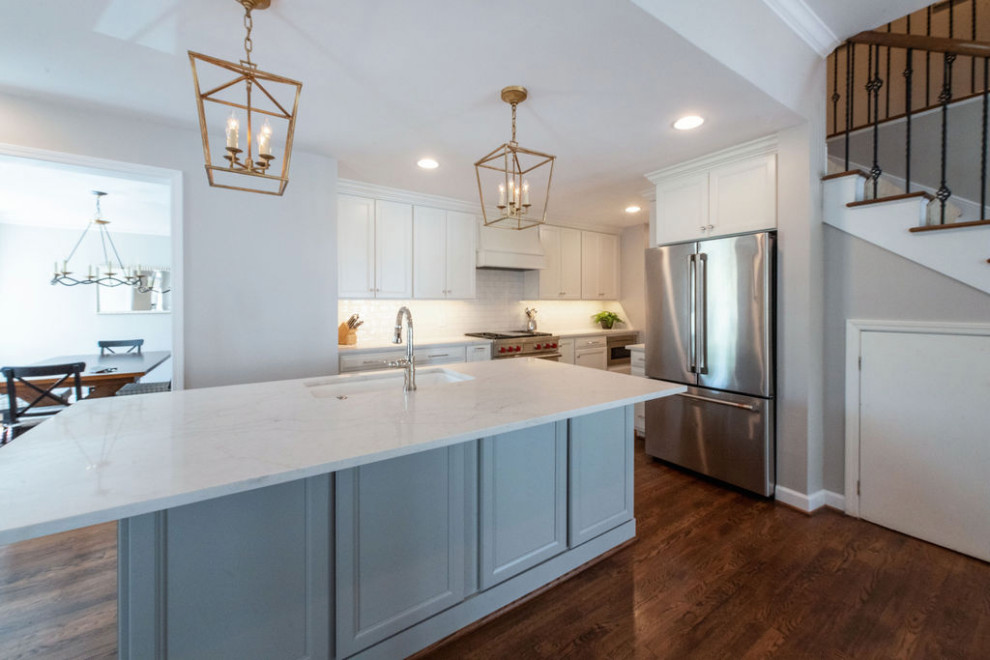 Transitional kitchen photo in Birmingham