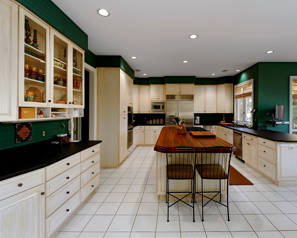 Kitchen - transitional kitchen idea in DC Metro