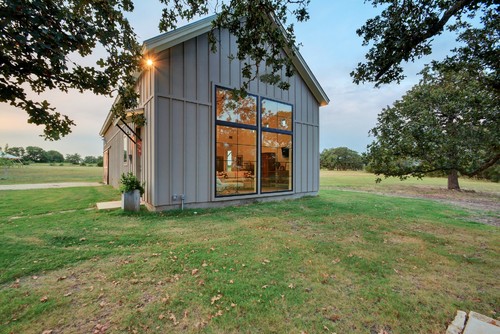 How Much Does a Small Barndominium Cost to Build? Unveil Savings!