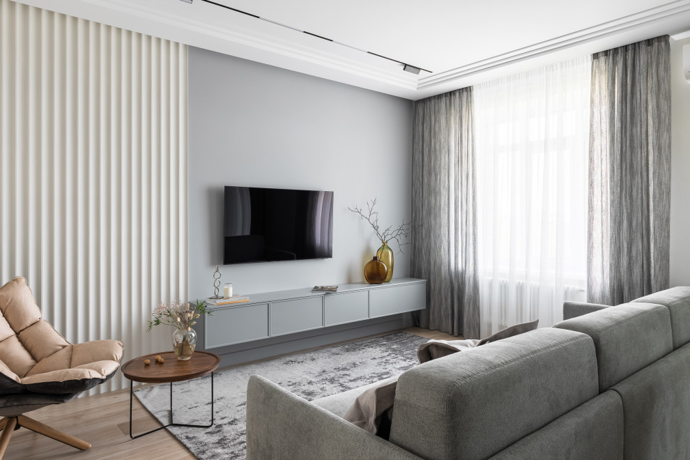 на стороне монохрома