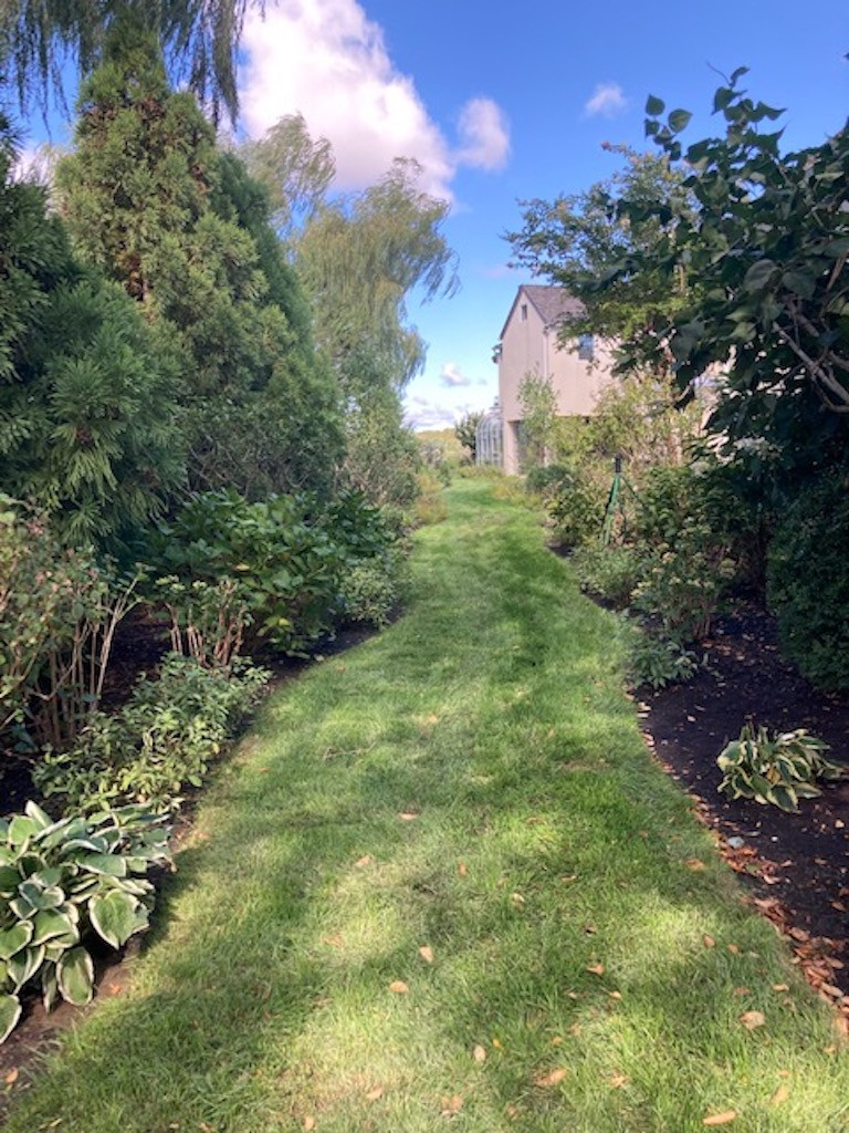 Watermill, NY, Native Coastal Courtyard