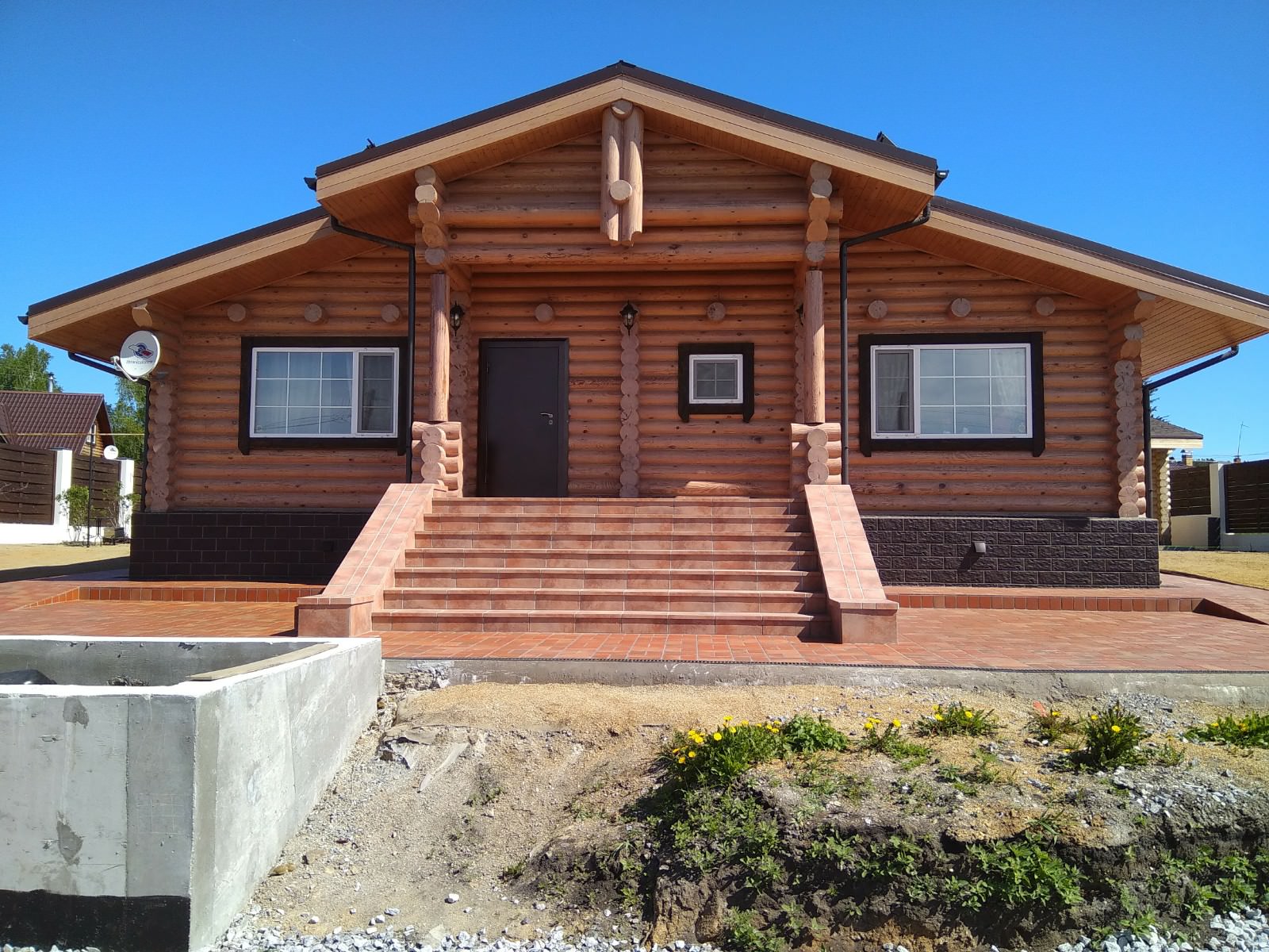 плитка stroeher на фасаде деревянного дома