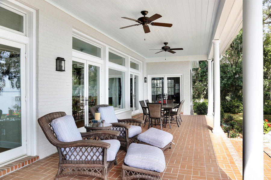 Design ideas for a traditional patio in Jacksonville.