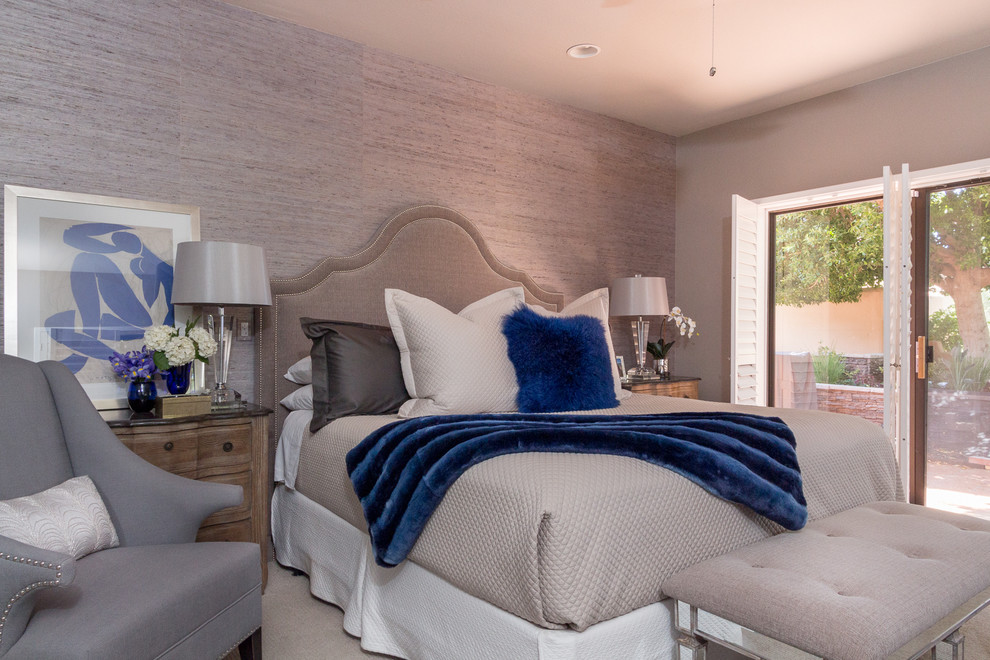 Mid-sized transitional home design photo in Phoenix