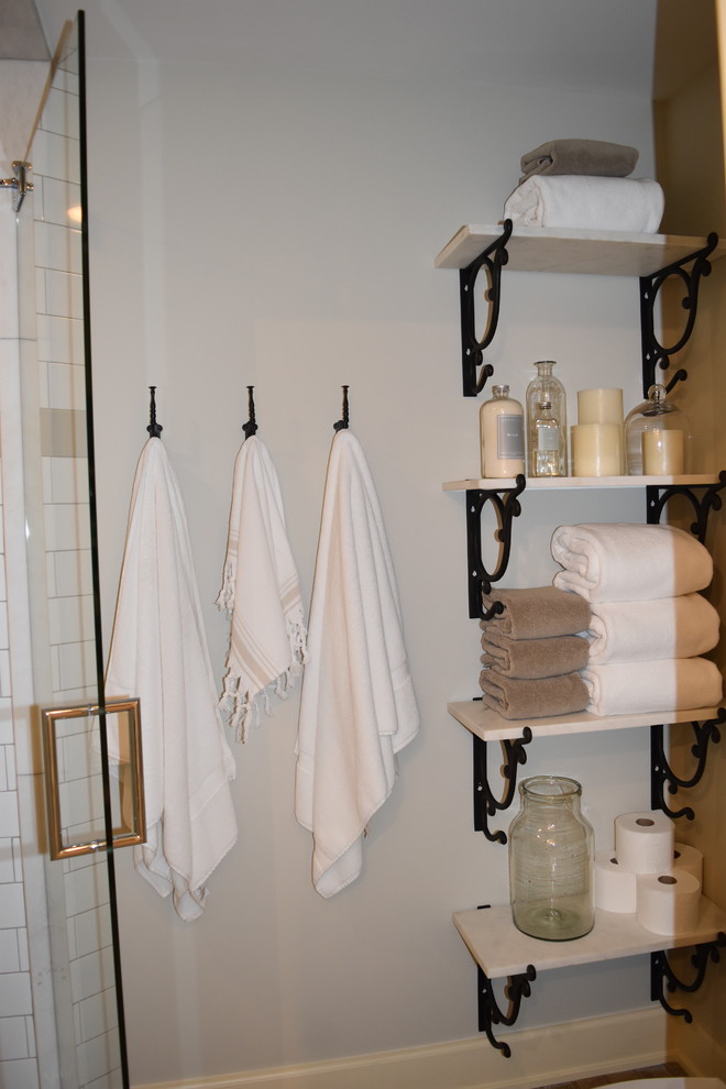 Transitional home design photo in Minneapolis