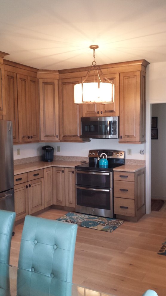 Inspiration for a transitional kitchen remodel in Richmond