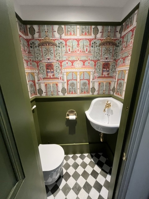 N1 Cloakroom