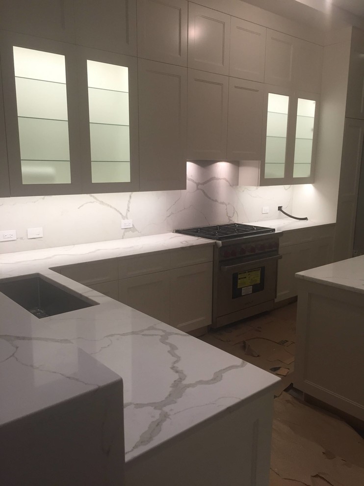 Transitional kitchen photo in New York