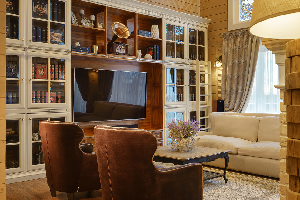 Дом на берегу реки