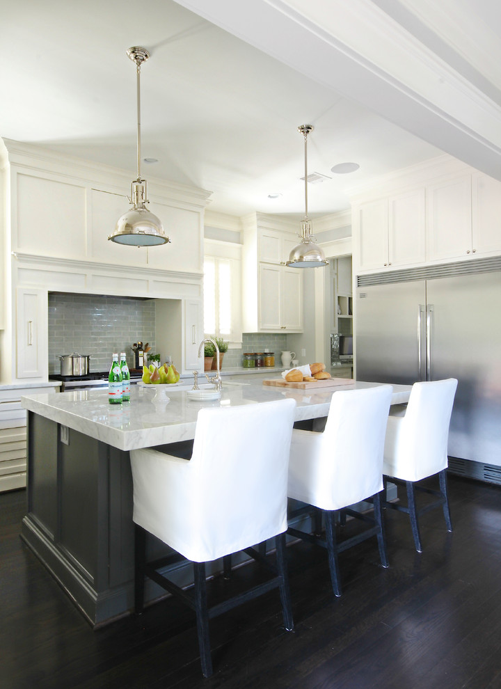 Transitional kitchen photo in Houston