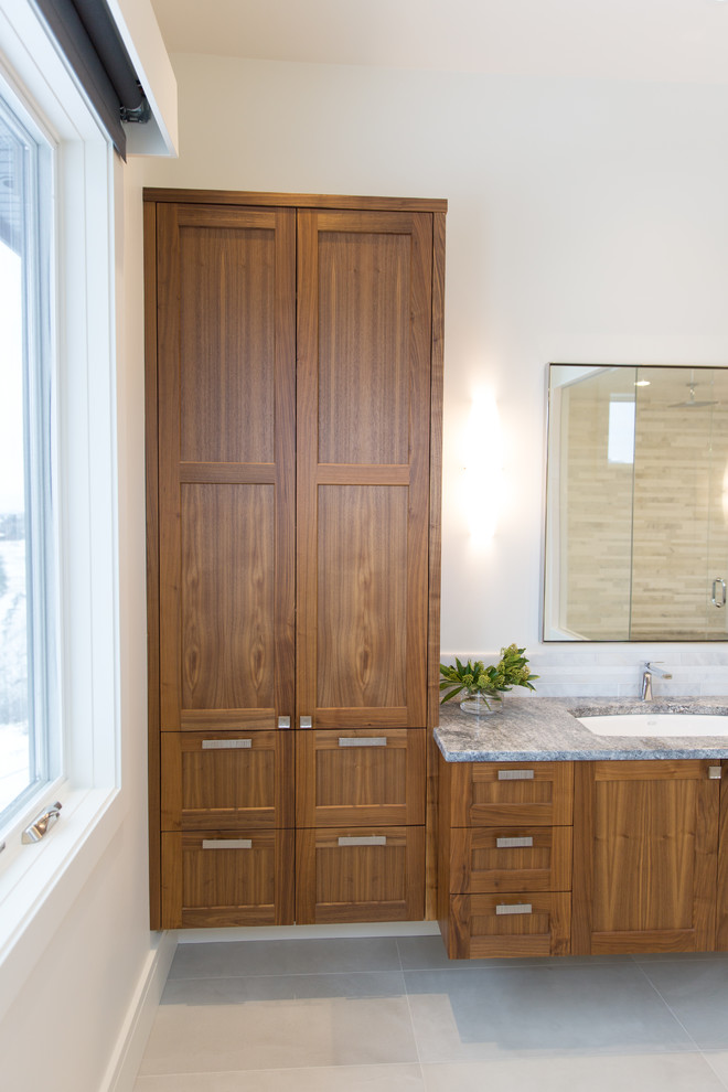 Home design - transitional home design idea in Vancouver