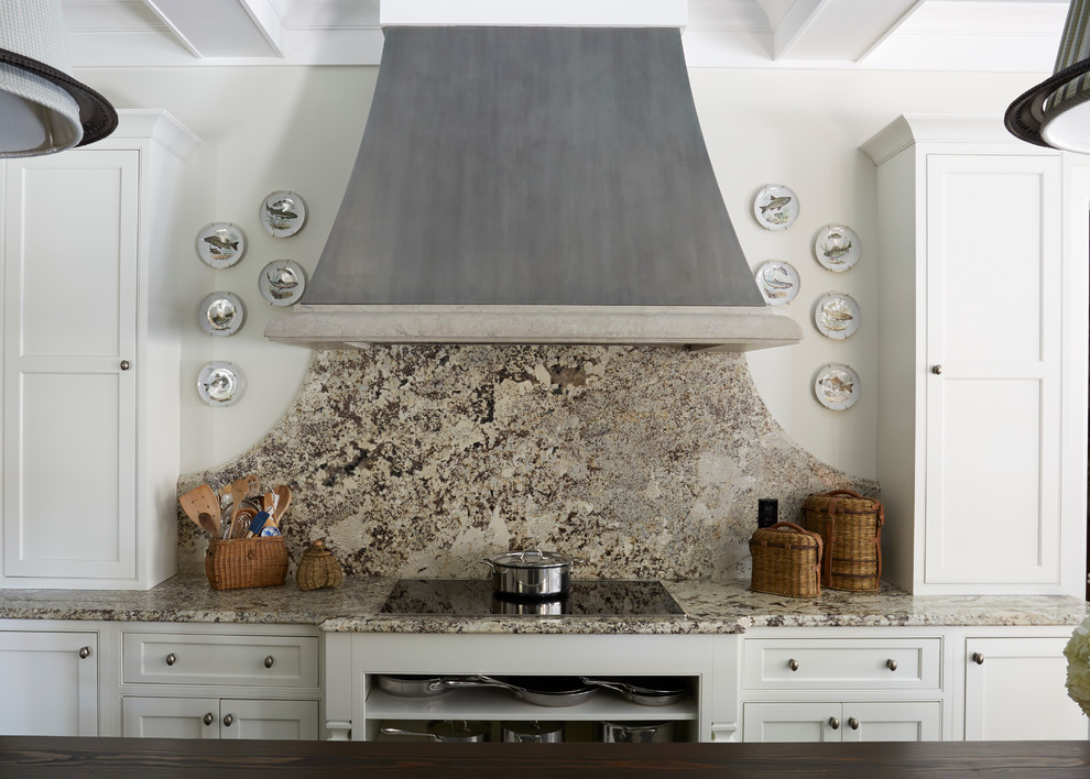 Kitchen - large transitional kitchen idea in Milwaukee