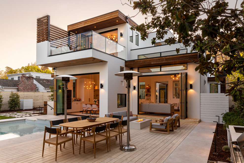 Inspiration for a contemporary deck remodel in San Francisco