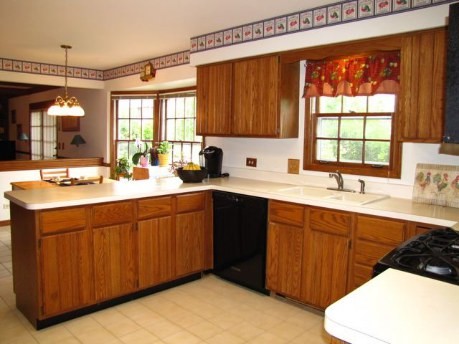 Granite countertop colors for oak cabinets