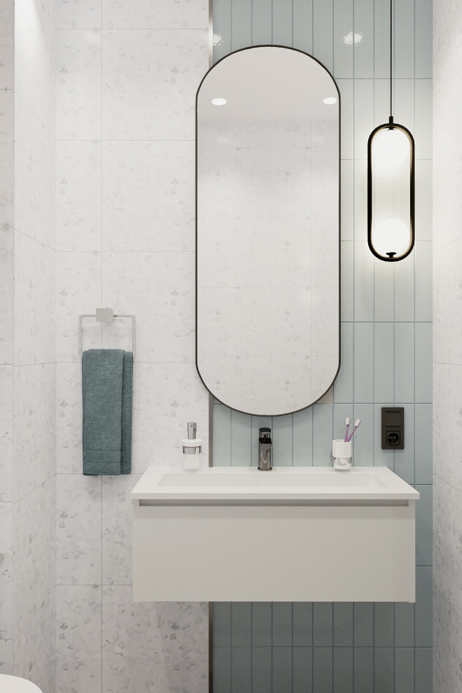 Туалет с плиткой кабанчик