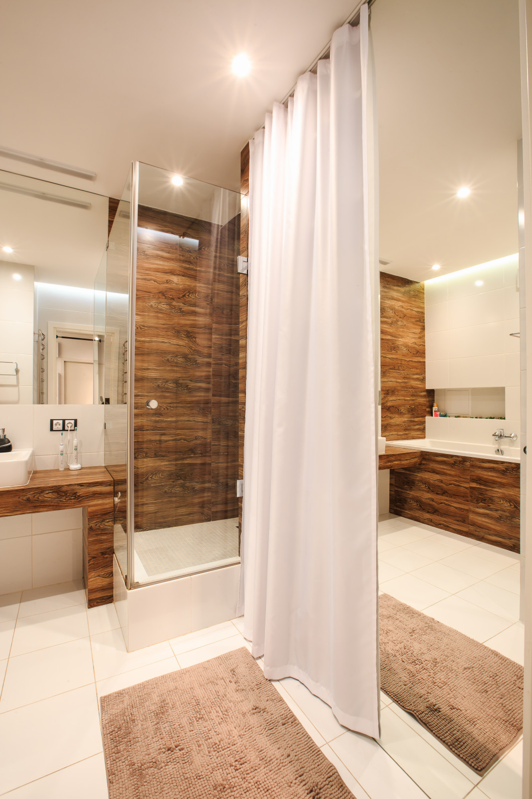 КОНТРАСТНЫЕ ОТНОШЕНИЯ