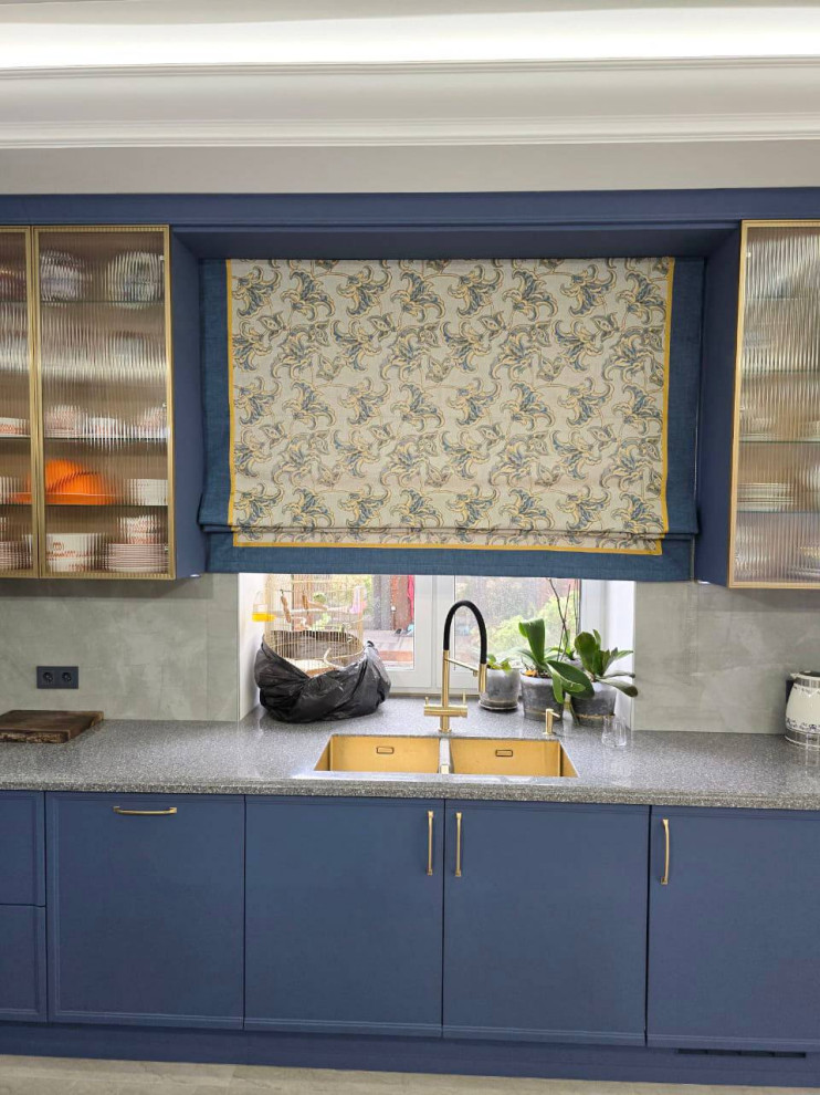 Римская штора на кухню, в рамочке