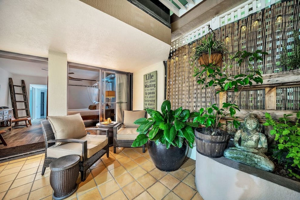 Photo of a tropical sunroom in Cairns.