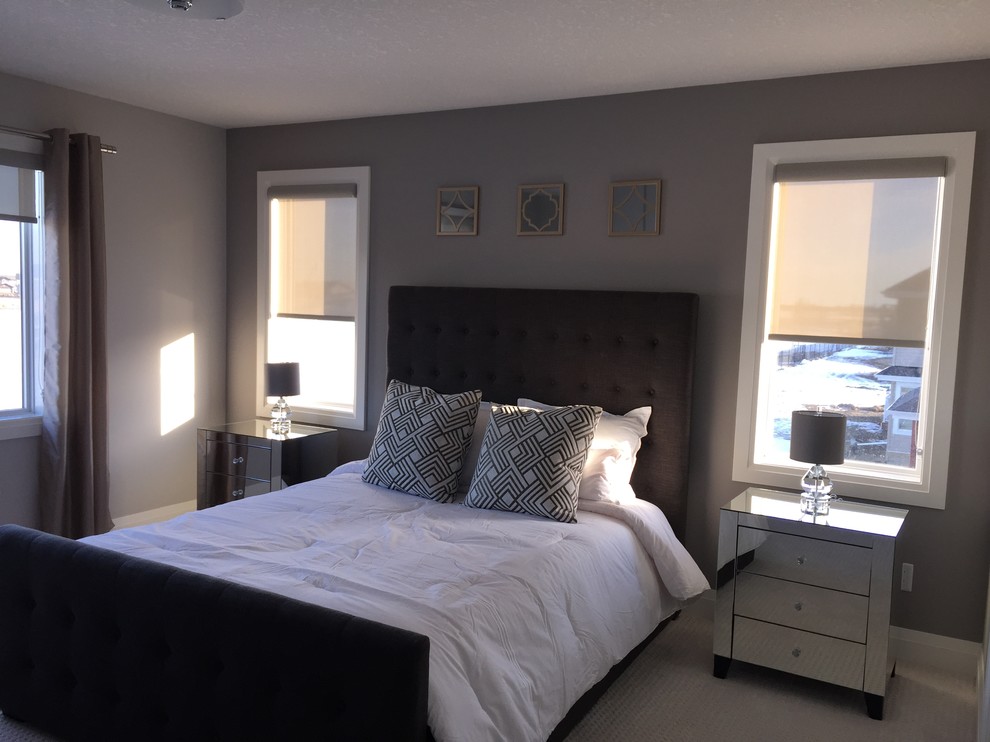 Bedroom - transitional bedroom idea in Calgary