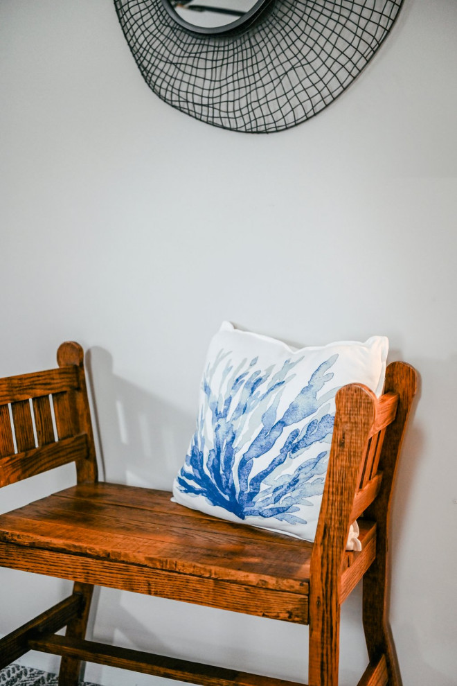 Example of a transitional home design design in Chicago