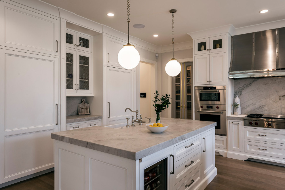 Example of a minimalist home design design in Chicago