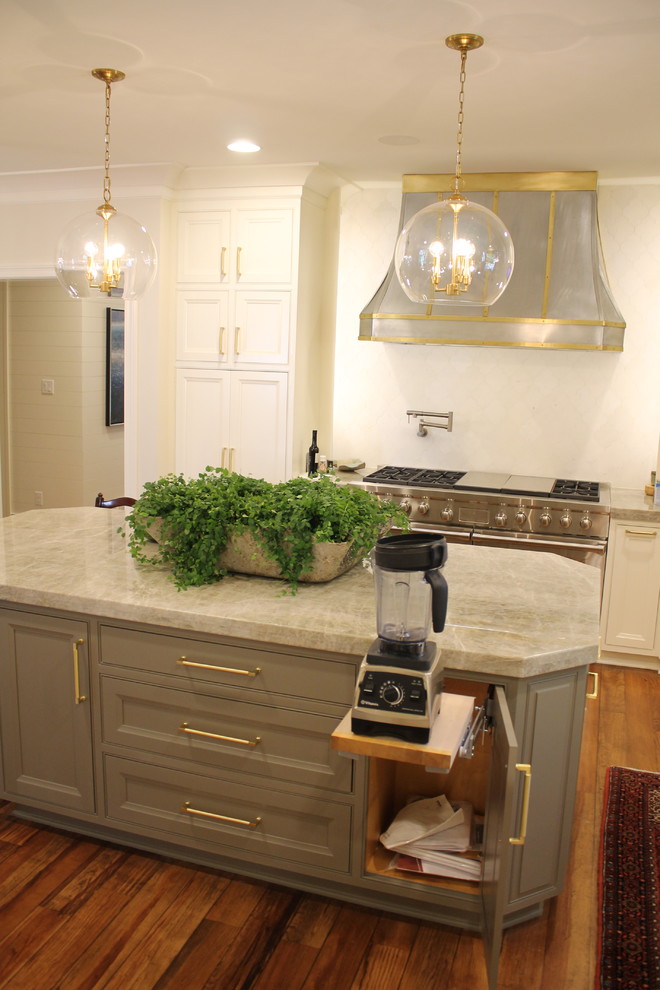 Kitchen - transitional kitchen idea