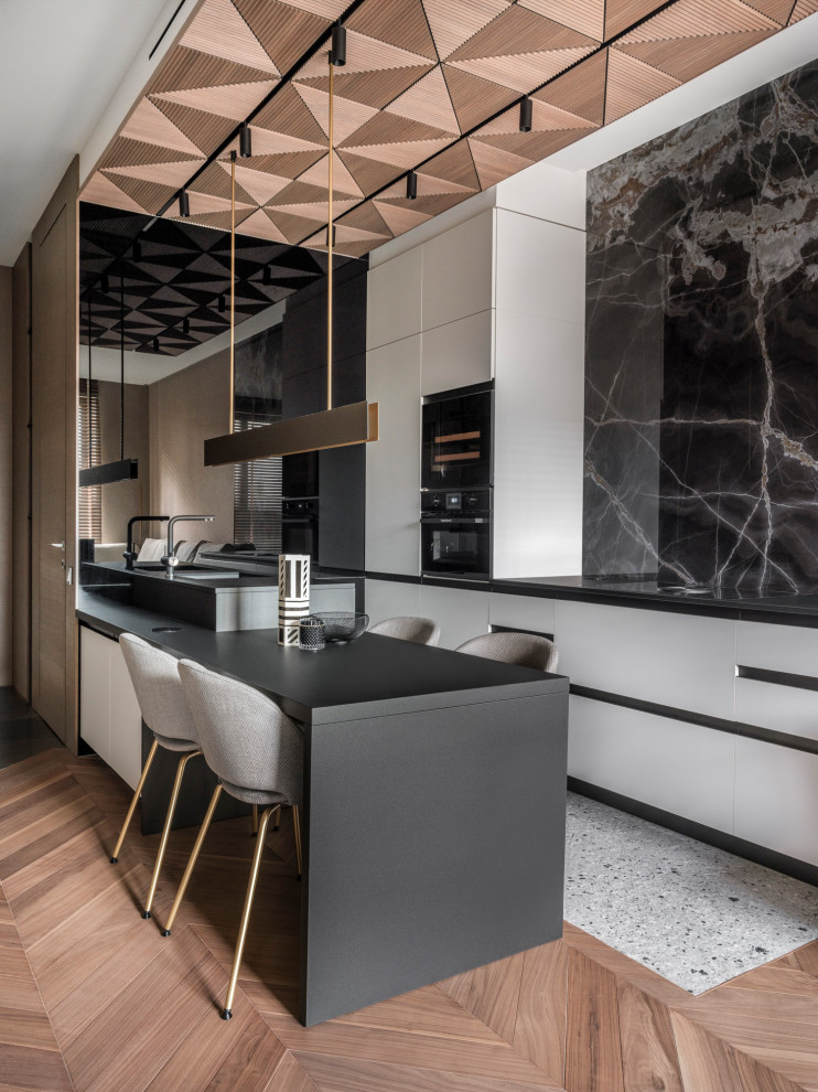 Кутузовский 12