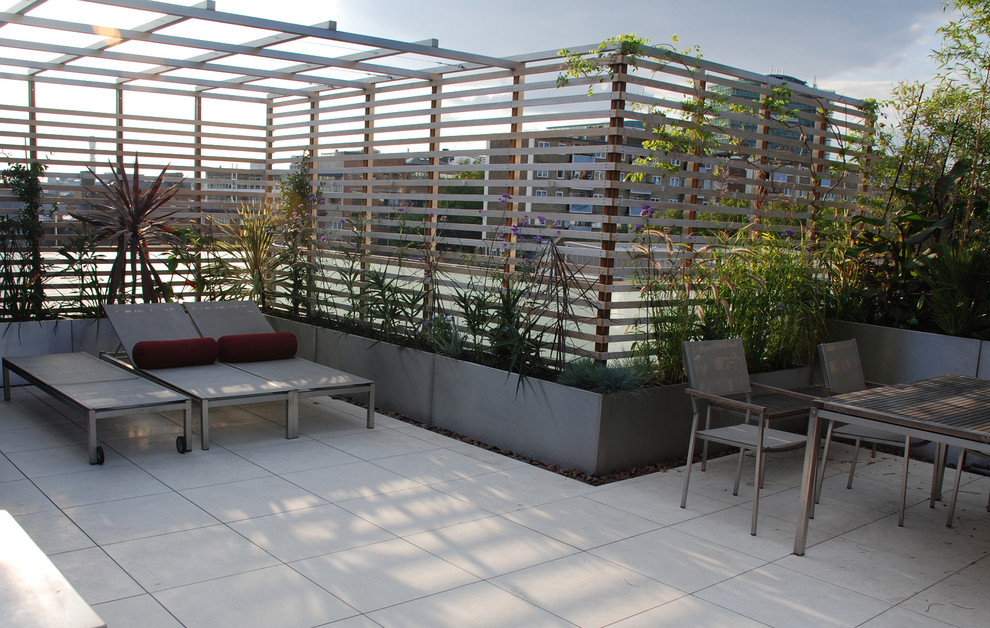 This is an example of a tropical deck in London.