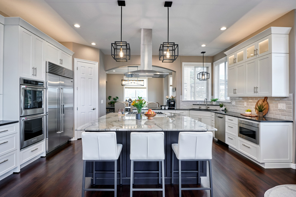 Kitchen - transitional kitchen idea in Denver
