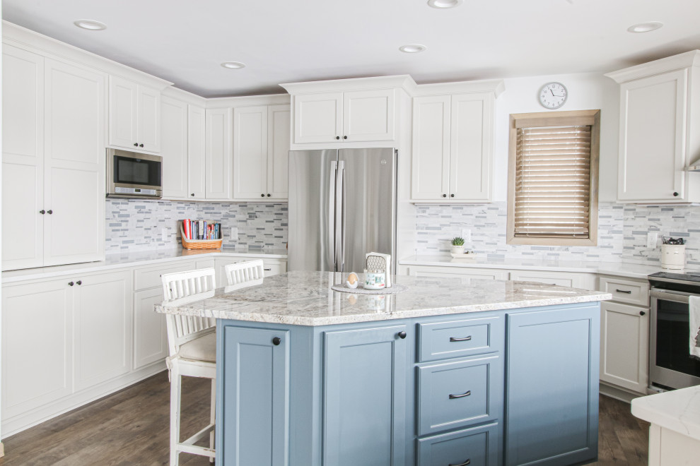 Kitchen - transitional kitchen idea